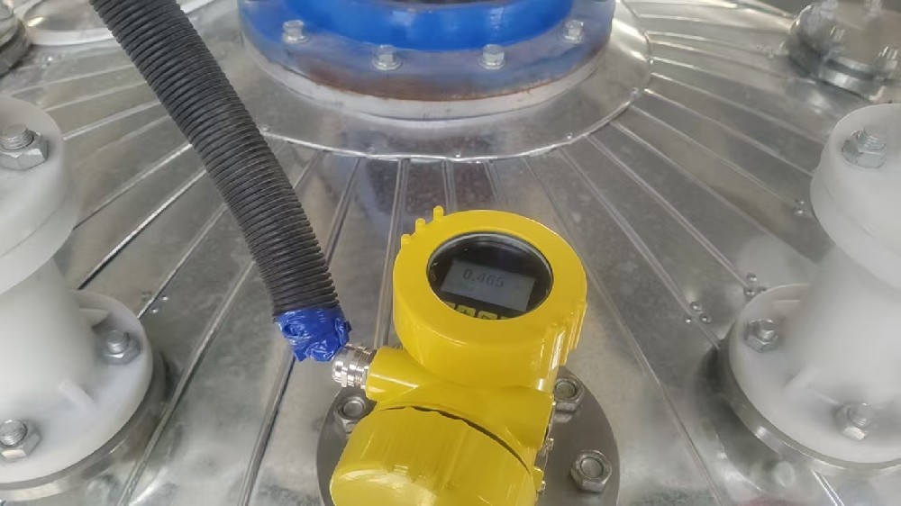 80ghz雷达液位计在搅拌反应釜上的液位测量案例